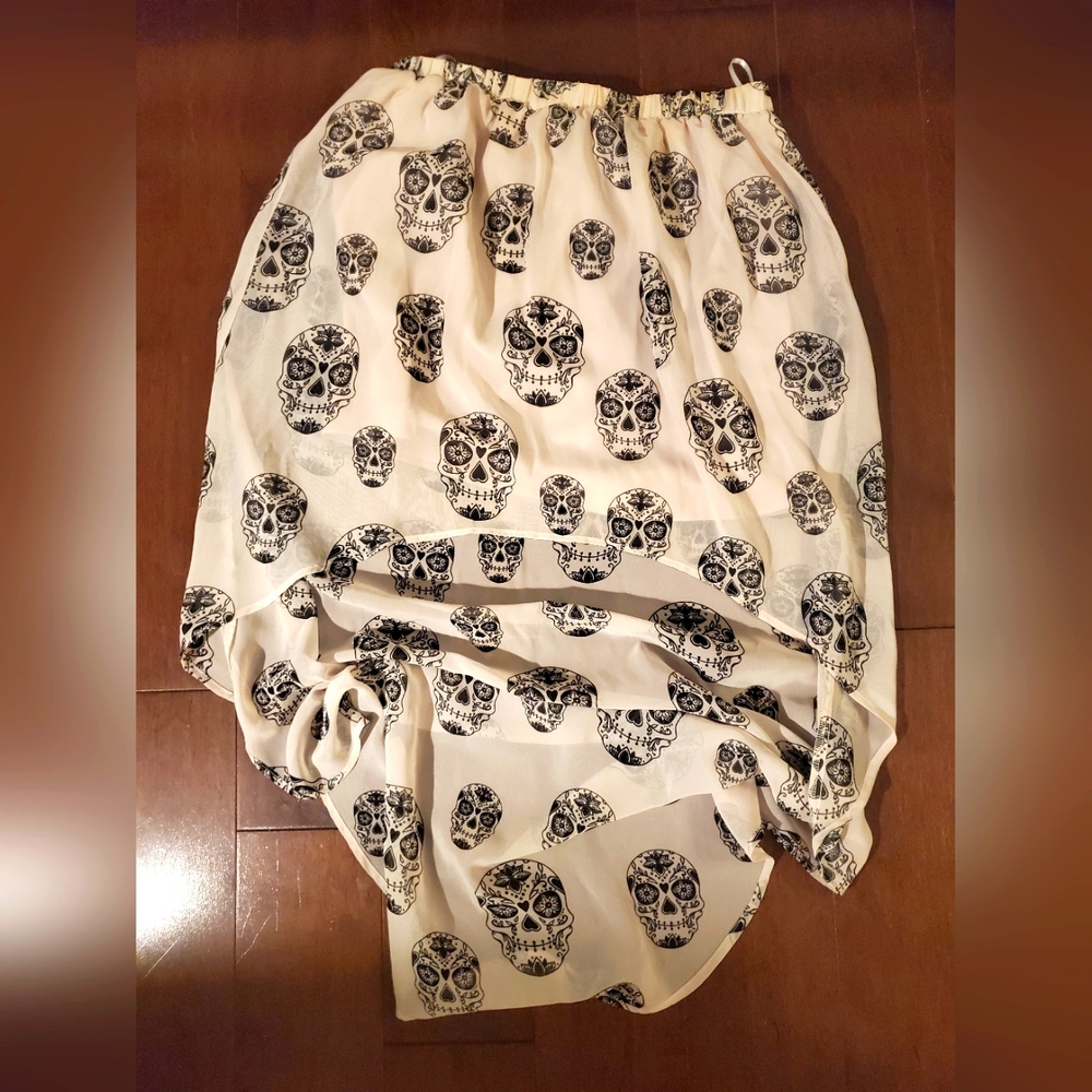 NWOT H&M Divided Skull Print High-Low Summer Skirt